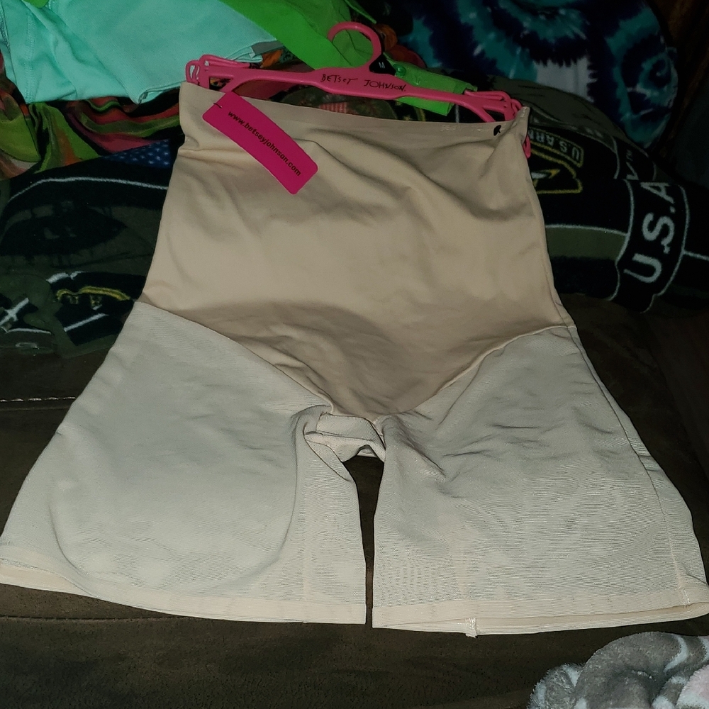 Betsey Johnson Cream Shapewear High-Waist Mid-Thigh NWOT